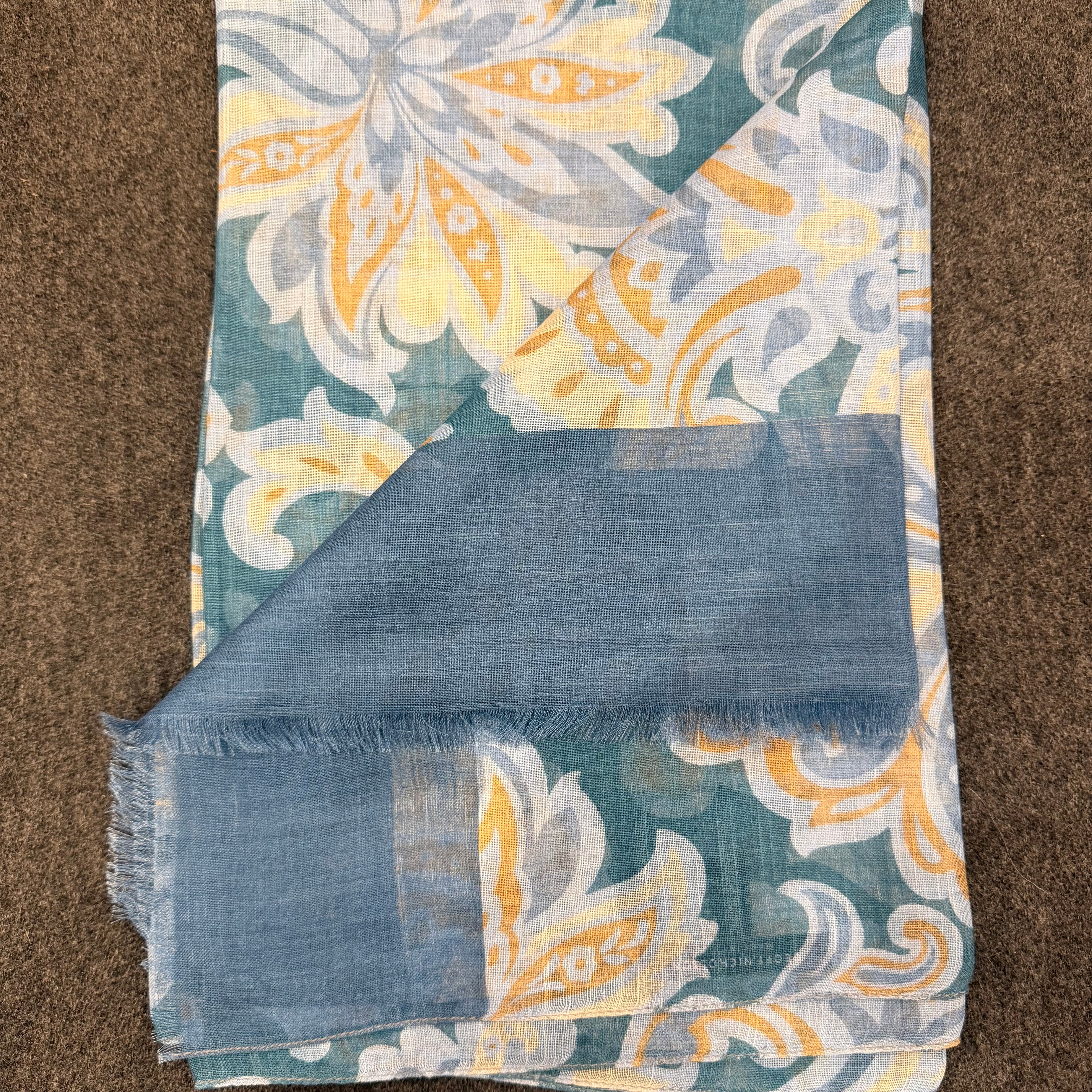 Le Scarf