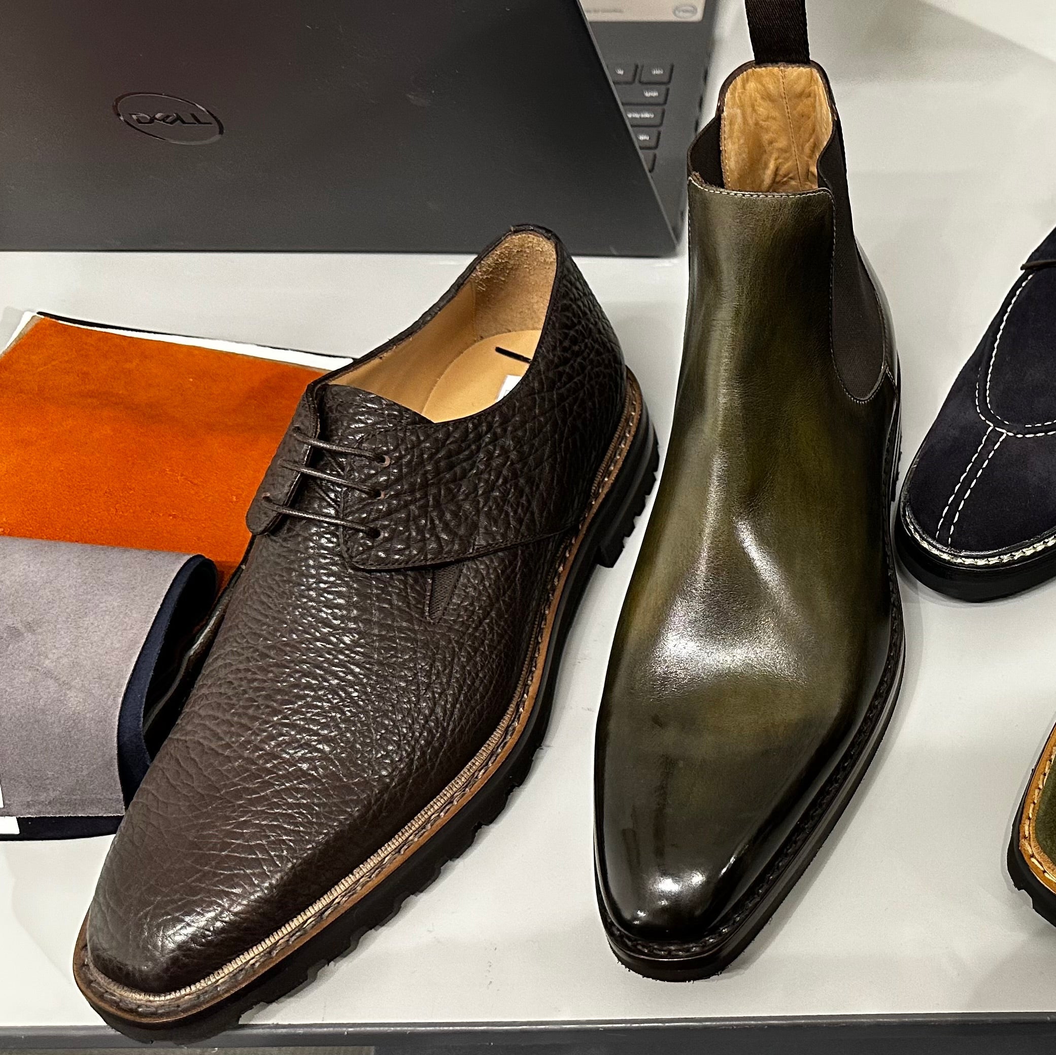 Hand made in Italy, the Castori chocolate brown pebble grain lace up shoe.