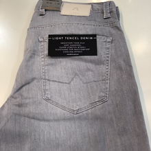 Load image into Gallery viewer, Jeans
